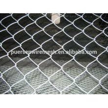 Low-Carbon Iron Wire Material and Square Hole Shape chain link fence